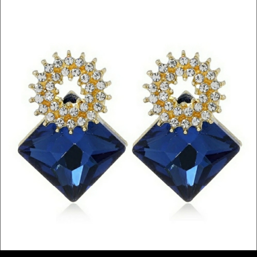 🌟3/$15 Dark Blue and Gold Square Rhinestone Earrings